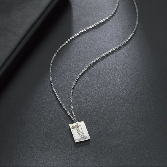 Tarot Card Necklace "The Hermit" - Picture 2 of 3